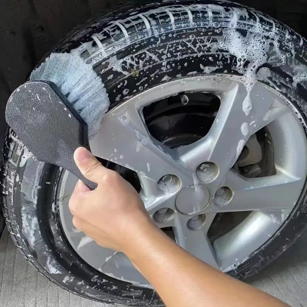 車のホイールクリーニングブラシ ディテールブラシ ショートハ - Detailing Brush Set のレビューと価格